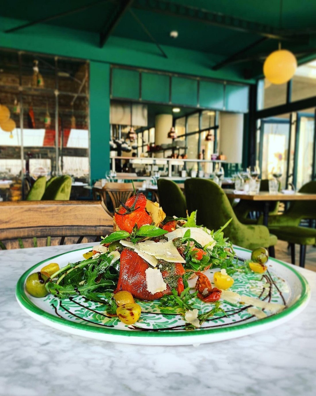 Antipasti frais et zellige vert